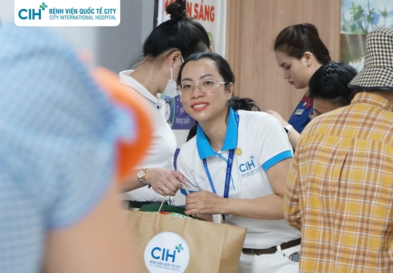 CIH thăm và tặng quà cho bệnh nhi Bệnh viện Ung Bướu TP.HCM CIH thăm và tặng quà cho bệnh nhi Bệnh viện Ung Bướu TP.HCM