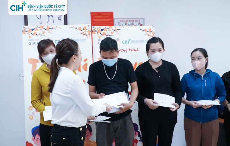 CIH thăm và tặng quà cho bệnh nhi Bệnh viện Ung Bướu TP.HCM CIH thăm và tặng quà cho bệnh nhi Bệnh viện Ung Bướu TP.HCM