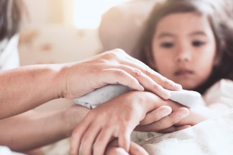 dau hieu nhan biet sot sieu vi va sot xuat huyet o tre em 66f8195e5786c