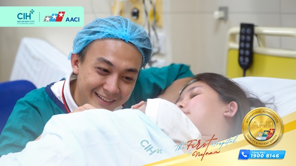 Hoa hậu đại dương Lê Âu Ngân Anh trải nghiệm sinh con nghỉ dưỡng 5.0 tại Bệnh viện Quốc tế City