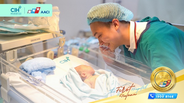 Hoa hậu đại dương Lê Âu Ngân Anh trải nghiệm sinh con nghỉ dưỡng 5.0 tại Bệnh viện Quốc tế City