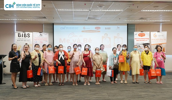 Hội thảo Chăm sóc Mẹ và Bé sau sinh thu hút hơn 100 khách tham dự Hội thảo Chăm sóc Mẹ và Bé sau sinh thu hút hơn 100 khách tham dự