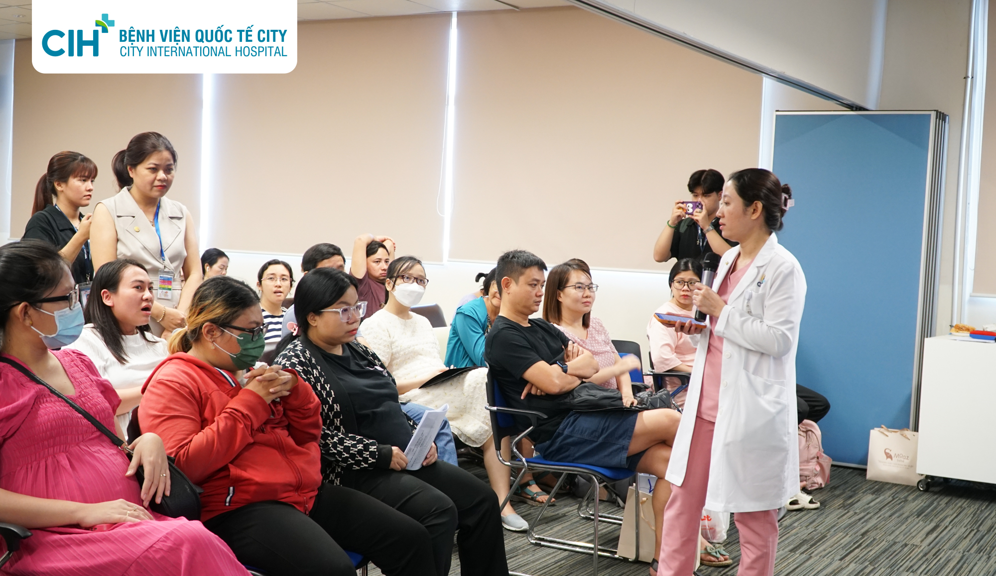 Hội thảo: “Những vấn đề thường gặp khi mang thai và cách xử trí” diễn ra thành công, tốt đẹp