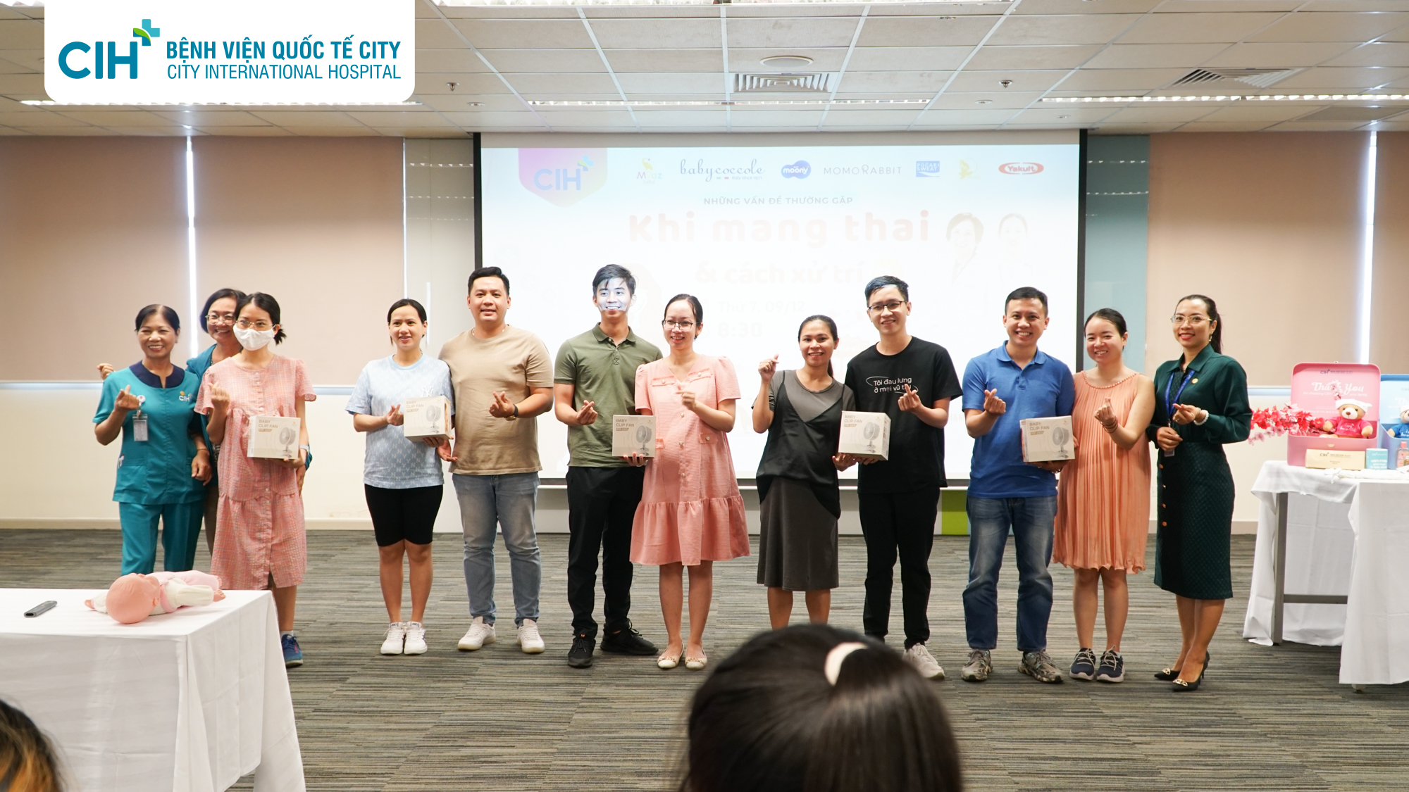 Hội thảo: “Những vấn đề thường gặp khi mang thai và cách xử trí” diễn ra thành công, tốt đẹp