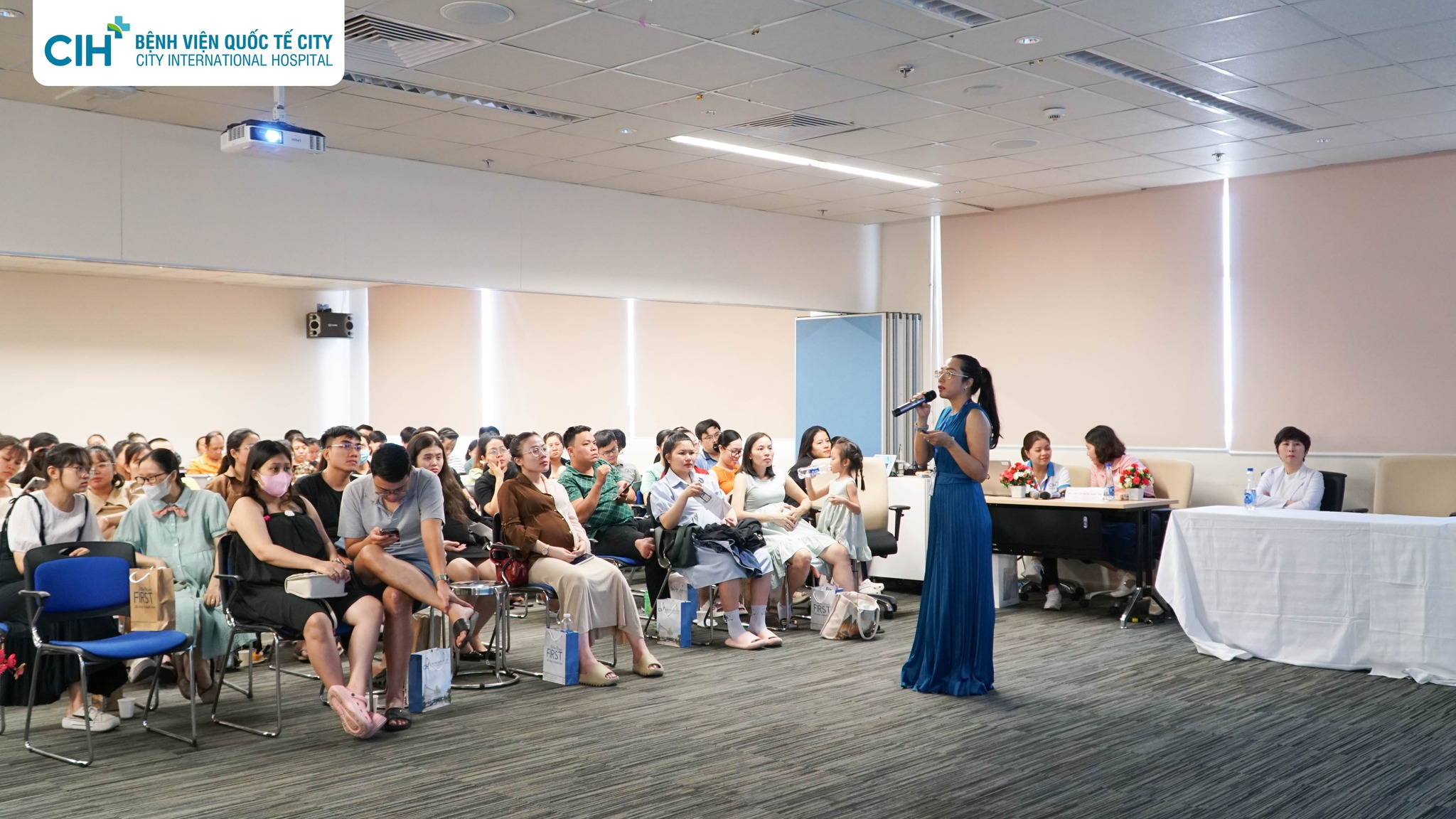 Hội thảo “Nuôi Con Bằng Sữa Mẹ” thành công tốt đẹp