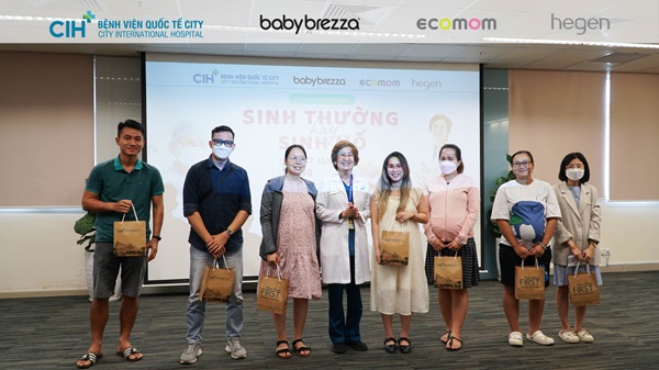 Hội thảo “Sinh thường hay sinh mổ” thu hút gần 200 mẹ bầu tham dự Hội thảo “Sinh thường hay sinh mổ” thu hút gần 200 mẹ bầu tham dự