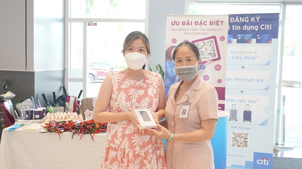 Món quà ngọt ngào dành tặng khách hàng và nhân viên CIH 3 mon qua ngot ngao danh tang khach hang va nhan vien cih 66f8f2140638d