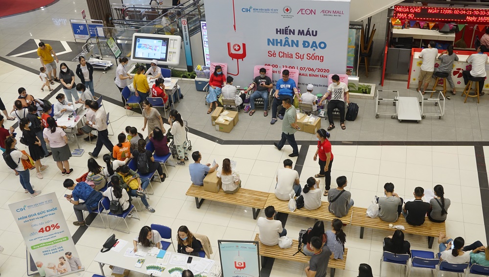 Ngày hội hiến máu nhân đạo: Hơn 200 khách tham gia hiến máu Ngày hội hiến máu nhân đạo: Hơn 200 khách tham gia hiến máu