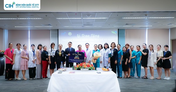 Tặng vaccine ngừa ung thư cổ tử cung cho Hội HLPN quận Bình Tân