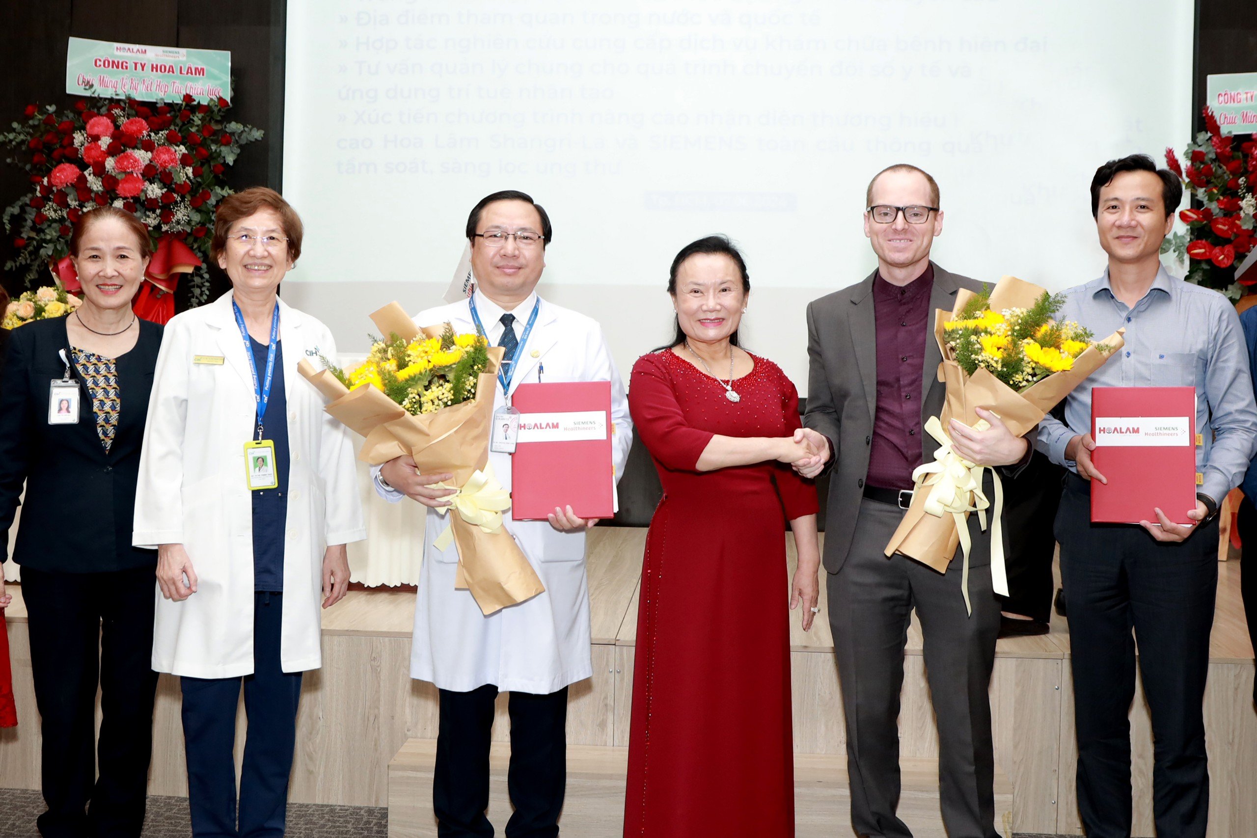 Tập đoàn Hoa Lâm và Siemens Healthineers ký kết hợp tác chiến lược Tập đoàn Hoa Lâm và Siemens Healthineers ký kết hợp tác chiến lược