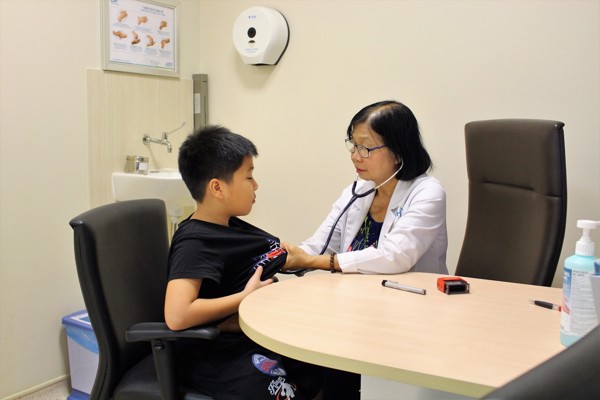 BS.CKII Nguyễn Bạch Huệ - trưởng khoa Nhi Bệnh viện Quốc tế City.